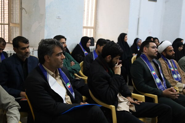 نشست صمیمانه قائم مقام سازمان دانش آموزی با رؤسای سازمان دانش‌آموزی استان کرمان