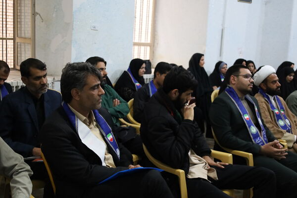 نشست صمیمانه قائم مقام سازمان دانش آموزی با رؤسای سازمان دانش‌آموزی استان کرمان