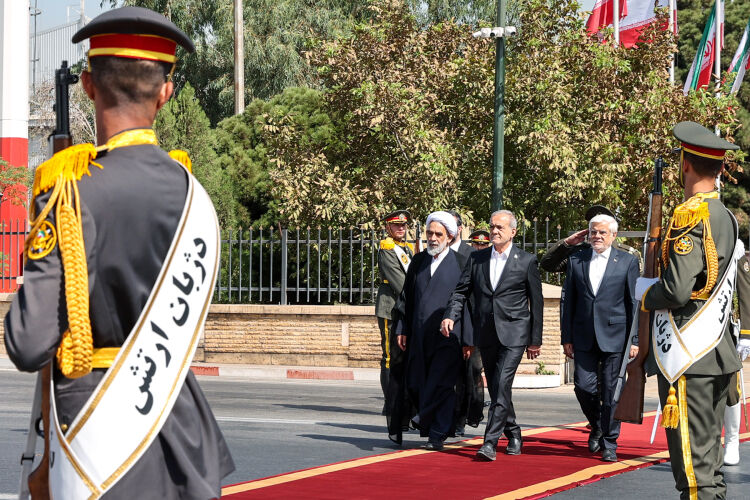 پزشکیان عازم قطر شد