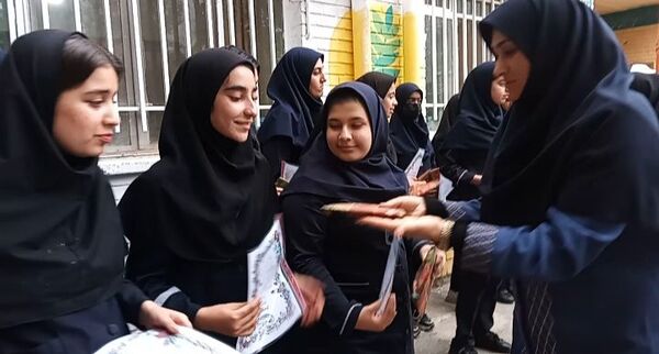 مراسم تجلیل از برترین های علمی ، آموزشی و پرورشی دبیرستان دانشور یک