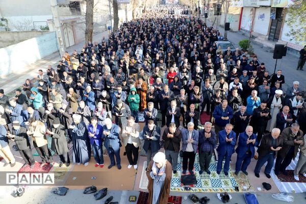 اقامه نماز عید سعید فطر در کمالشهر کرج