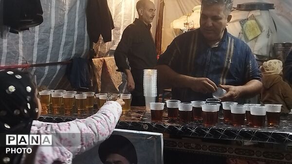 چایخانه امام زمان (عج) برای پنجاه و سومین شب میزبان مردم نیشابور شد 