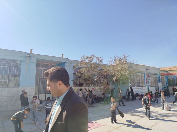 ایجاد فضای شاد وصمیمی در دبستان شهید عجمی فدافن