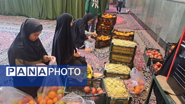 توزیع ۱۳۰ بسته یلدایی به همت خیران و معتمدان شهر بین نیازمندان