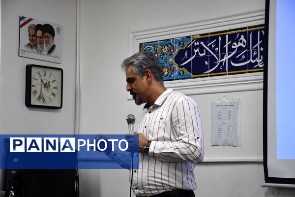 استقبال با شکوه از دانش‌آموز قهرمان و مربیان آموزش و پرورش عشایر فارس