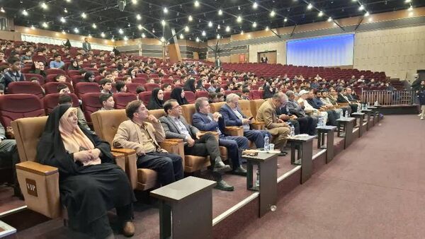 همایش طلایه‌داران دانش و بینش منطقه ۱۶