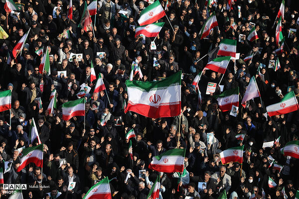 مراسم بیعت با سومین رهبر انقلاب در تهران - 2