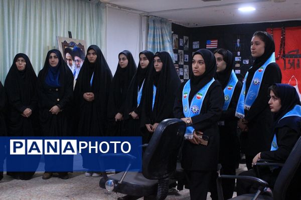 افتتاحیه «مدرسه انقلاب» در مدرسه تقوی‌پیشگان بهارستان‌دو