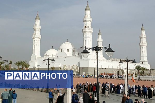 حضور دانش‌آموزان در مکه مکرمه 