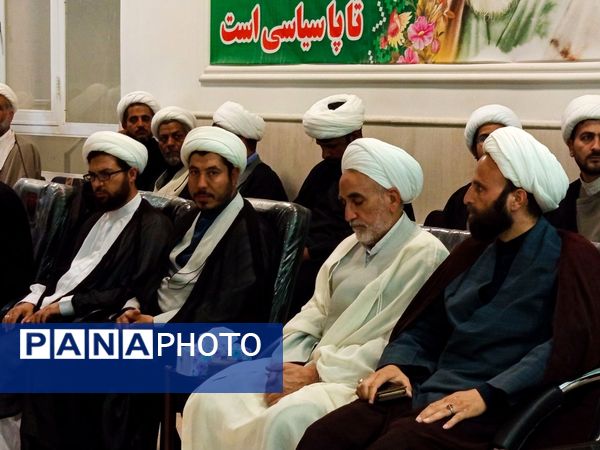 نشست روحانیون و ائمه جماعت مساجد با امام جمعه کاشمر