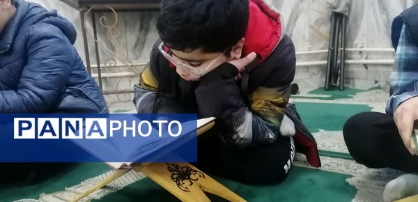 ضیافت ساده اما آسمانی به همت مسئولین دبیرستان سرآمد ناصر ناحیه ٧ مشهد برگزار شد