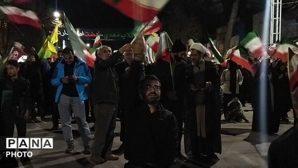 از پیر تا کودک برای حفظ  وطن آمدند-۱