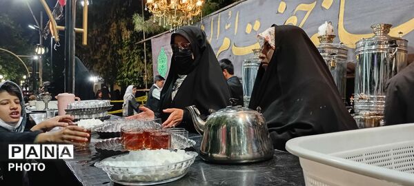 برپایی چایخانه حضرت ام البنین در حاشیه تجمعات کاشمر