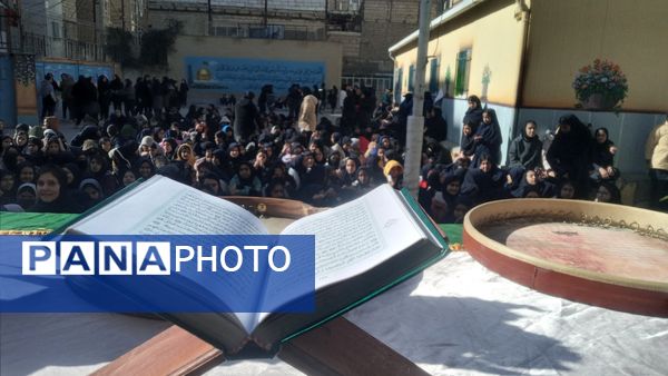 جشن دهه ی فجر در دبیرستان میرزا جعفر سروقد