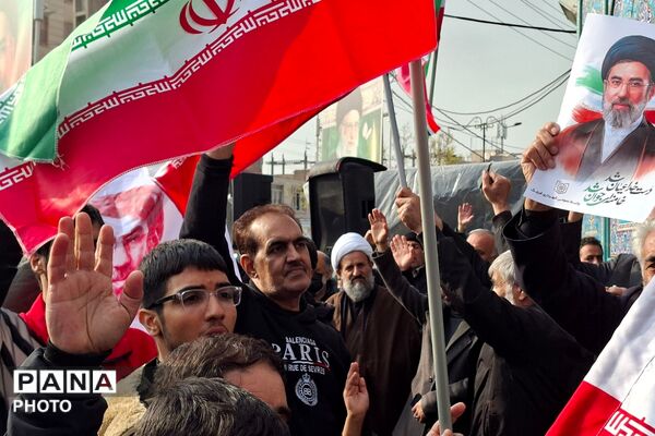 بیعت مردم قرچک با سومین رهبر نظام مقدس جمهوری اسلامی ایران