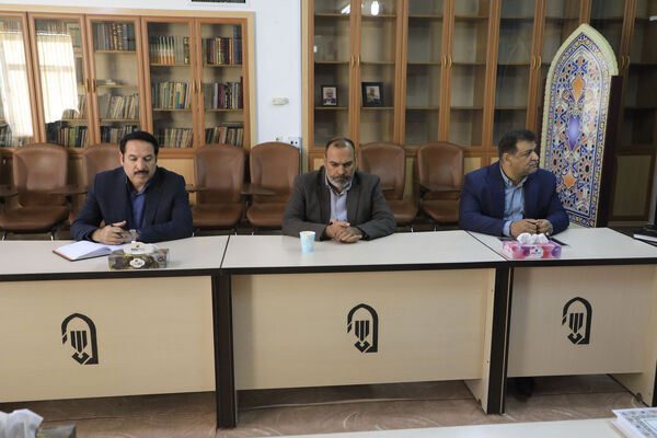 دیدار مدیران آموزش‌ و‌ پرورش خراسان‌جنوبی با نماینده ولی‌فقیه در استان 