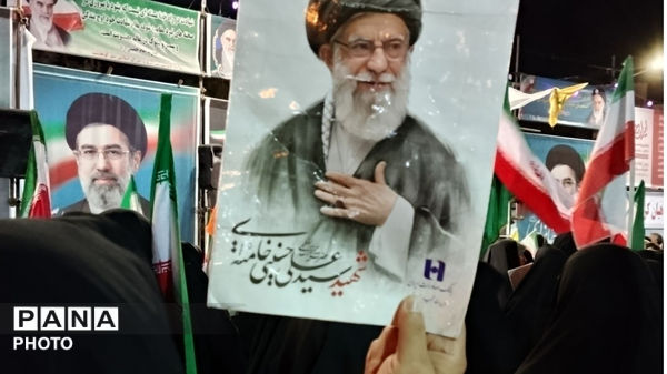 حضور پرصلابت مردم کوهدشت در اجتماع شبانه