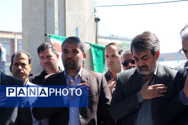 مراسم تشییع پیکر مطهر معلم شهید حجت الله یوسفیه در اداره‌کل آموزش و پرورش شهرستان‌های استان تهران 