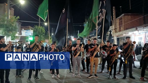 اهتزار پرچم ماه محرم در شهر بن 