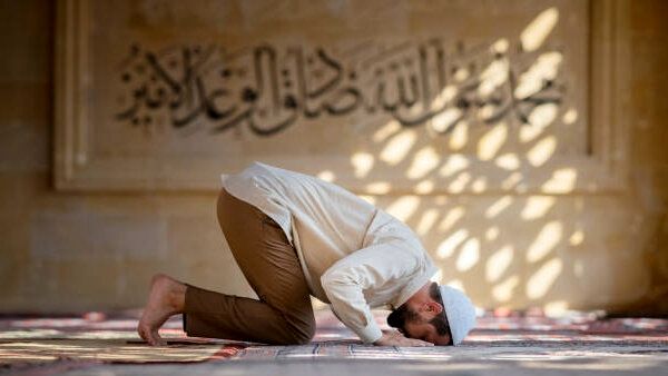 نماز پایه و اساس دین است