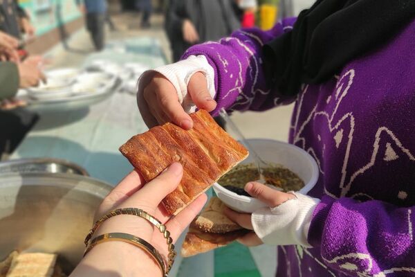 آیین فاطمیه با پخت آش نذری و مراسم عزاداری در دبیرستان شاهد صدیقه طاهره(س) اسلامشهر