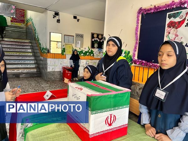 بیست و هفتمین‌ انتخابات شورای دانش‌آموزی دبستان دخترانه المهدی ناحیه 2 کرج