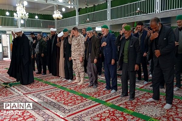 قرائت سوره فتح و اقامه نماز جماعت ظهر و عصر در مسجد جامع شهر بار