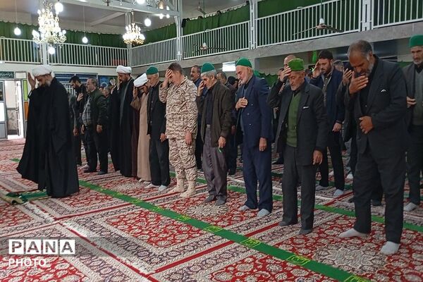 قرائت سوره فتح و اقامه نماز جماعت ظهر و عصر در مسجد جامع شهر بار
