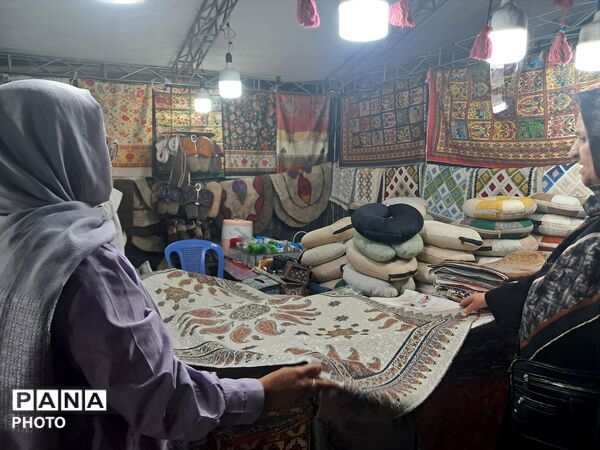 ششمین نمایشگاه صنایع دستی و گلاب گیری شهر کرج 