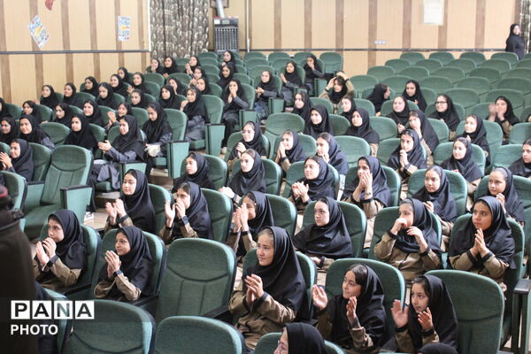 زنگ جوانه‌ها در سالن معلم آشخانه نواخته شد