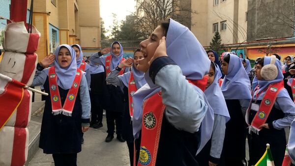 آیین نواختن زنگ چهل و هفتمین سالروز پیروزی انقلاب اسلامی در دبستان دخترانه فرهنگیان ۲