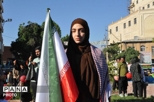 برگزاری باشکوه «مهمانی کیلومتری غدیر» در کرمانشاه با مشارکت گسترده مردم و دانش‌آموزان
