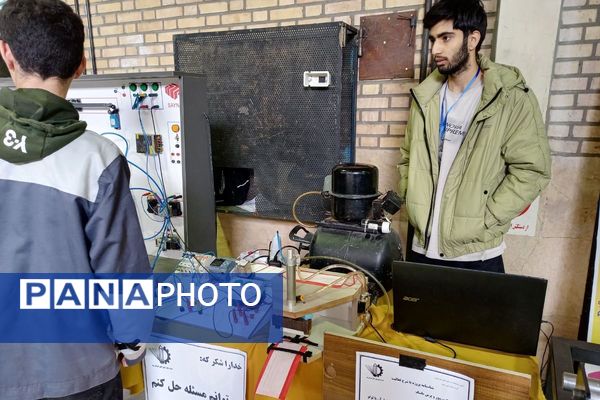 نمایشگاه دستاوردهای دانش‌آموزان هنرستان فنی حرفه‌ای‌ رباط‌کریم