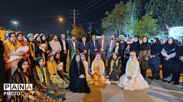 اجتماع بزرگ فرهنگیان و دانش‌آموزان یاسوج در خیابان جمهوری
