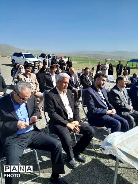 کلنگ‌زنی واحد سورت و بسته‌بندی گردوی تویسرکان با حضور مسئولان استانی و شهرستانی