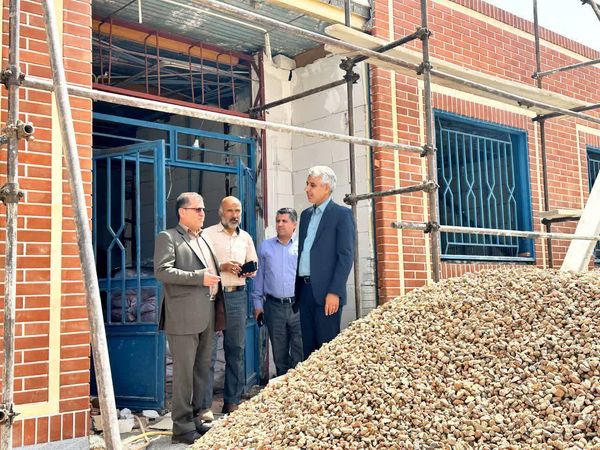 تلاش شبانه روزی برای تکمیل مدرسه جدید در روستای فدافن