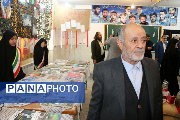 برپایی جشن «حضور تا ظهور» در دبیرستان شهیده حسنی سعدی قم