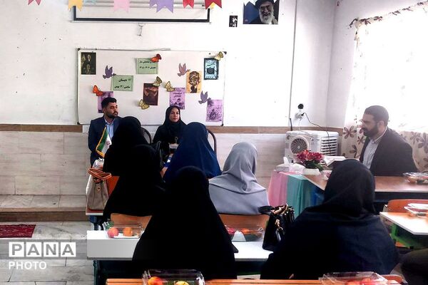 جلسه مشترک شورای معلمان مدارس ۱۲ بهمن و سامنی