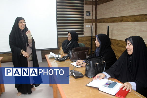 کارگاه آموزشی دانش‌افزایی تربیت مدرس آموزش خانواده آموزش و پرورش استان بوشهر