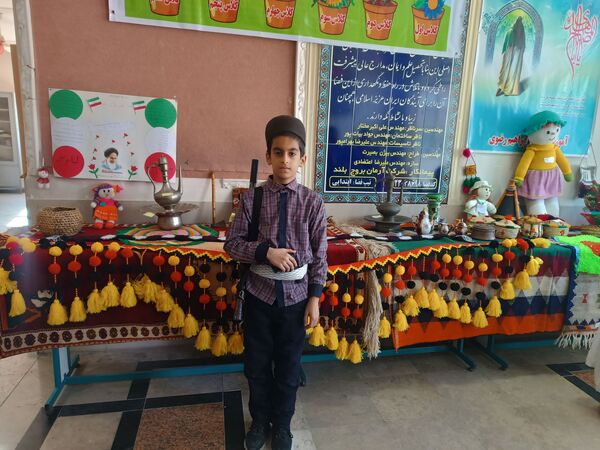 نمایشگاه صنایع دستی و جشنواره غذاهای سنتی به‌مناسبت دهه فجر 