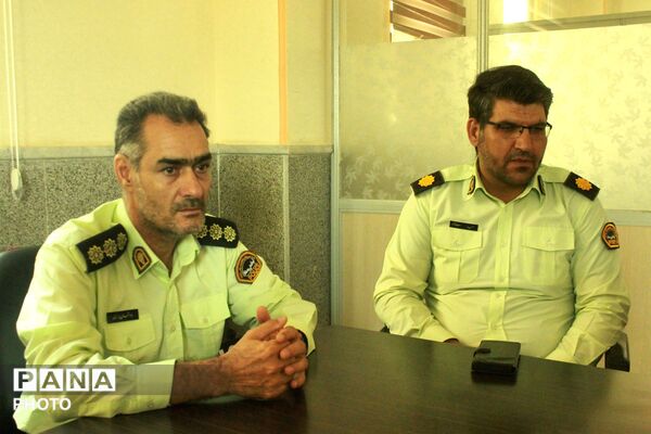دیدار پلیس، برای یک «خسته نباشید»