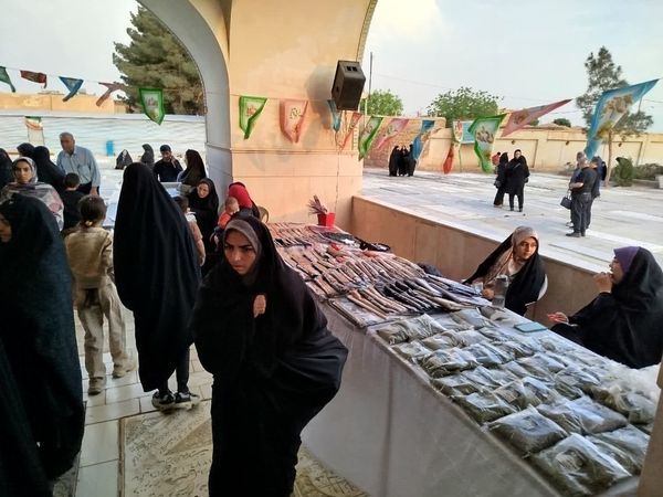 نمایشگاه مشاغل خانگی در آستان مقدس امامزاده عبدالمومن شهر حبیب آباد