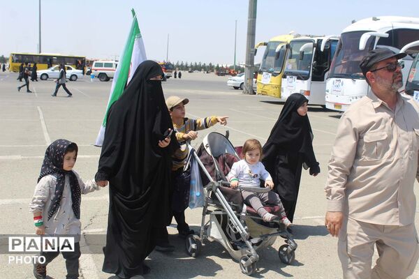 حضور کودکان و نوجوانان در مراسم سالگرد ارتحال حضرت امام(ره)