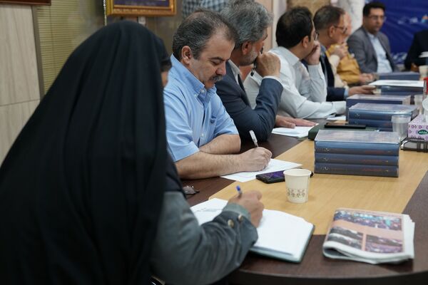 نشست خبری نخستین نمایشگاه بزرگ هنر اصفهان