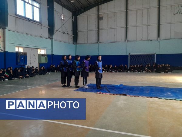 المپیاد ورزشی درون مدرسه ای در مدارس متوسطه اول و دوم دخترانه شهر نسر 