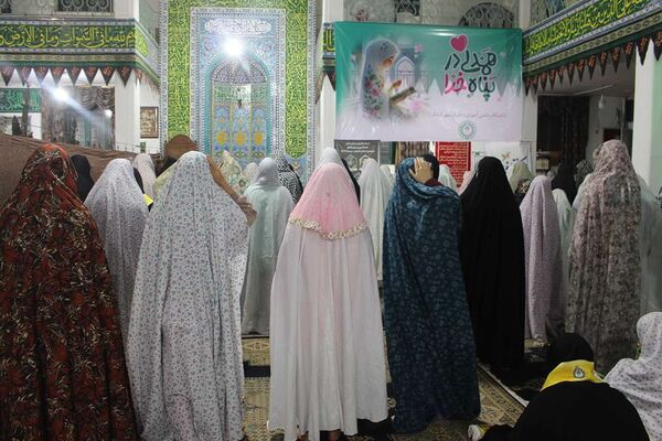 اعتکاف دانش‌آموزی در شهر کرمان