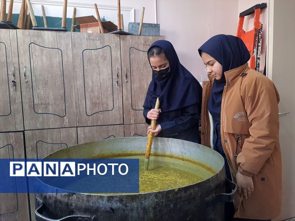 روز شاد و خاطره‌انگیز دانش‌آموزان در دبیرستان شاهد تکتم