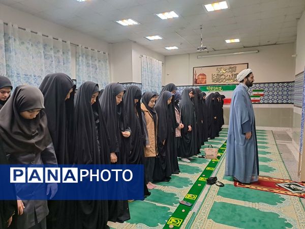 ضیافت افطار ماه رمضان در دبیرستان هوشیار مشهد 