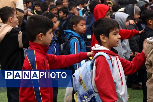 صبحگاه دانش در دبستان خیراندیشان گرگان