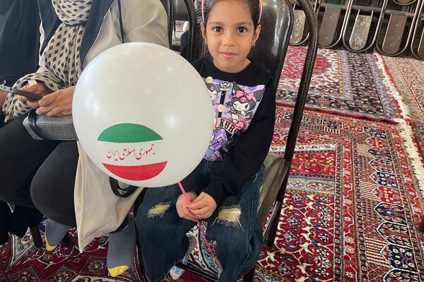 دهه نودی‌های شهر سورمق پای کار انقلاب